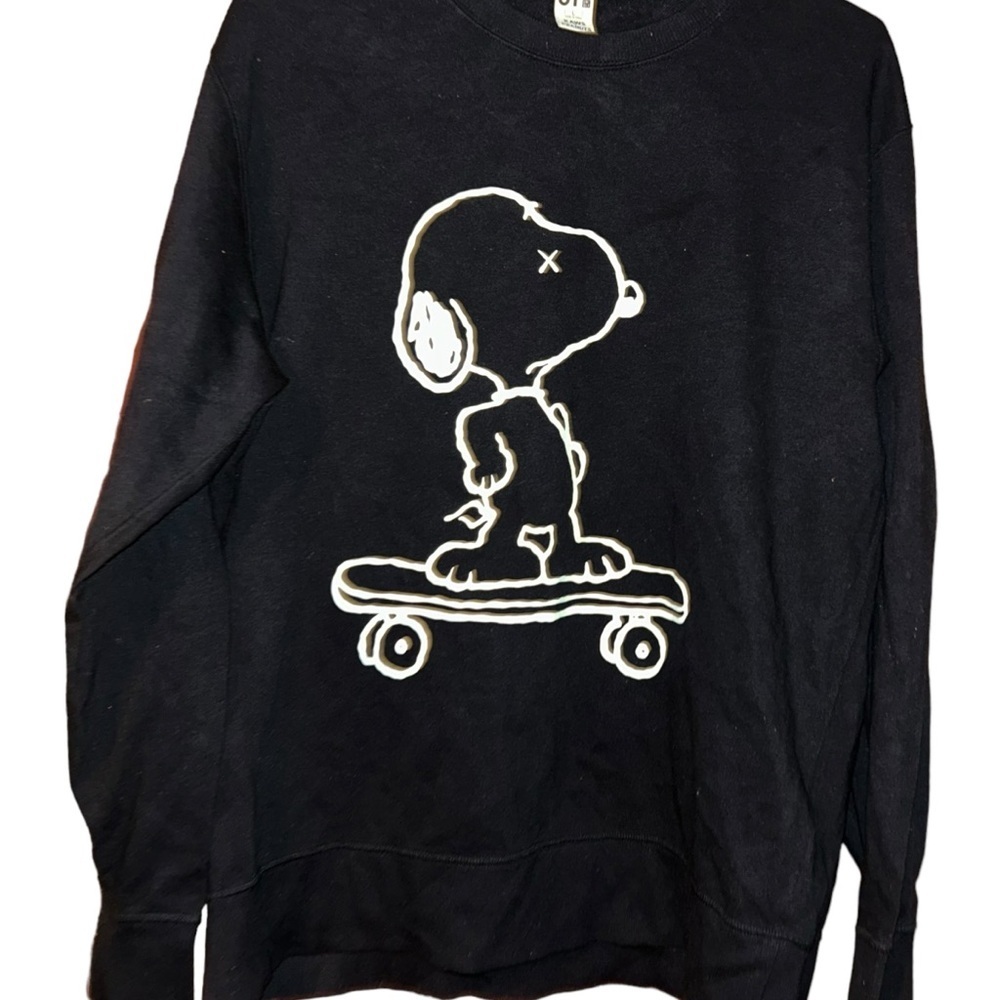 KAWS x Uniqlo x Peanuts Snoopy Skateboarding black Sweatshirt size Large L